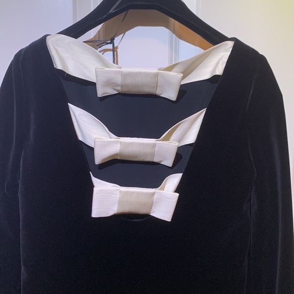 NWT Gucci Velvet Dress with Bow Detail - Picture 4 of 12